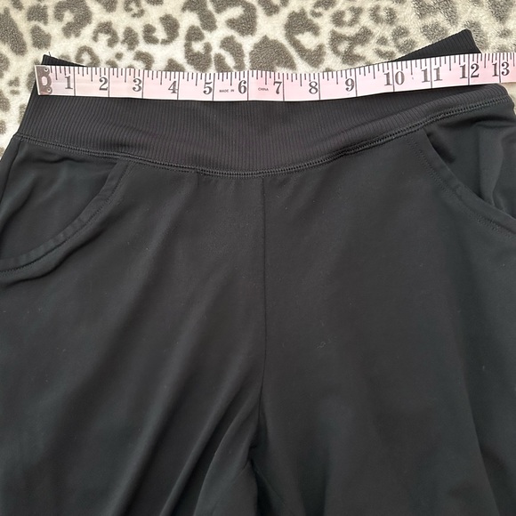 Old Navy Active Knit Slouchy Joggers in Black Size Large 10-12 - Picture 14 of 17
